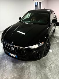 MASERATI LEVANTE GRANLUSSO TAGLIANDI UFFICIALI