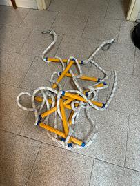 Scala a pioli di energenza