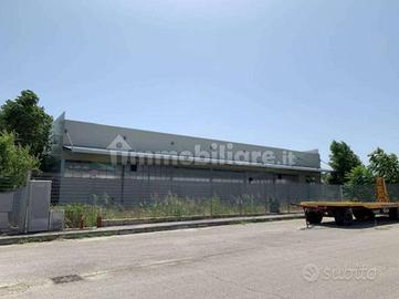 Immobile di 1140 m² a Cugnoli