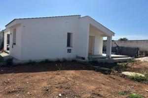 Villetta singola di 60 mq. 1.300'00 di terreno