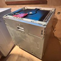 Lavastoviglie Hotpoint Ariston da incasso come nuo