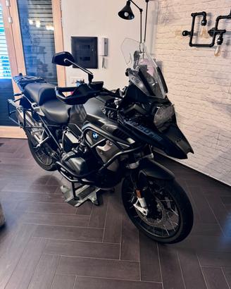 BMW R 1250 GS triple black
