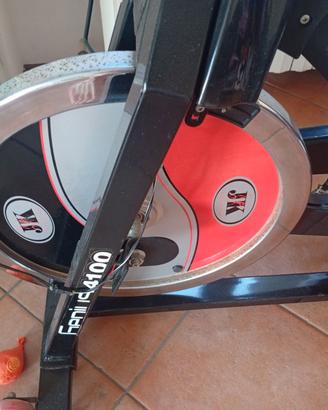 Spin Bike JK Fitness Genius 4100 - Solida e Robust