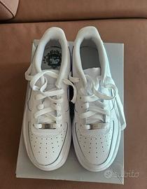 Nike Air Force 1 LE Unisex tg.38 bianche