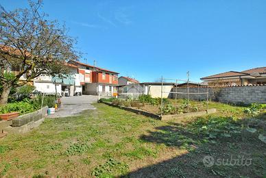 CASA INDIPENDENTE A LIVORNO FERRARIS