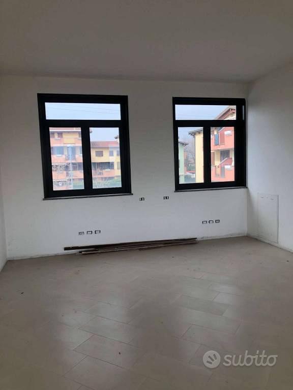 Immobile di 200 m² a Roncello - Vista 2