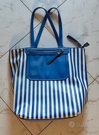 Carpisa borsa a mano blu e bianca a strisce righe 