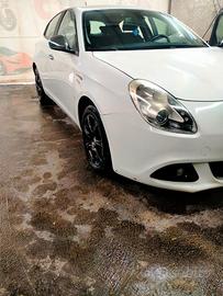 Alfa Romeo  Giulietta 1.6 JTM-2 105 CV