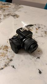 Mirrorless Canon EOS R100