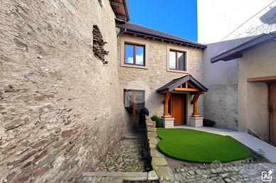 CASA SEMINDIPENDENTE A VIONE