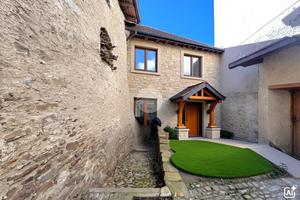 CASA SEMINDIPENDENTE A VIONE