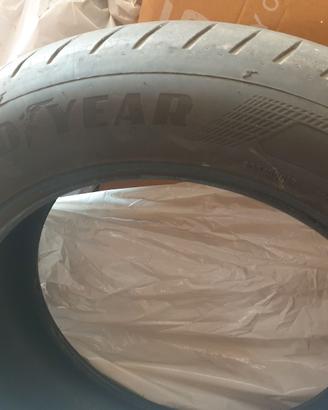 4 gomme goodyear R18