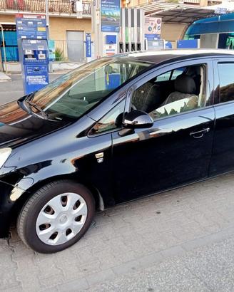 Opel Corsa 1.2 benzina 5 porte 137.000 km