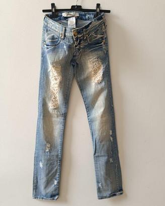 Jeans da donna della MET con perle. Taglia XS