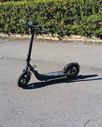 Monopattino elettrico Egret X+