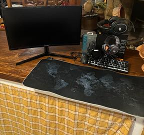 Monitor mouse tastiera gaming