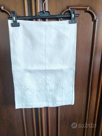 Telo da bagno in lino ricamato vintage