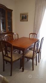 Camera da pranzo: credenza, Tavolo e buffet