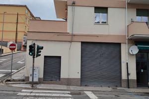 Locale commerciale. Leggi Bene