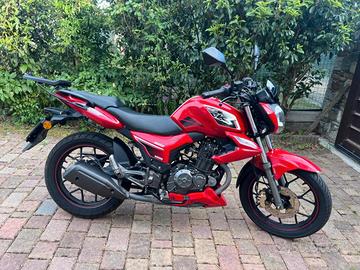 Moto Keeway RKS 125 rossa – €1.500 trattabili