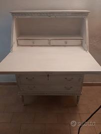 Secretaire in stile  shabby chic 