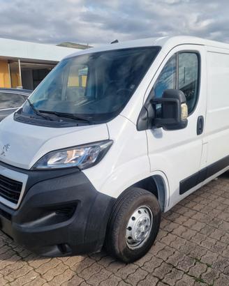 Peugeot Boxer 330 2.2 HDi 3 Posti
