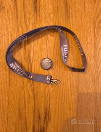 kit laccio portachiavi e spilla Fujifilm 