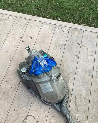 Dyson aspirapolvere a traino, funzionante, usato