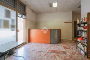 NEGOZIO A CASTELNUOVO RANGONE