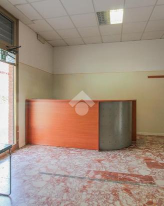 NEGOZIO A CASTELNUOVO RANGONE