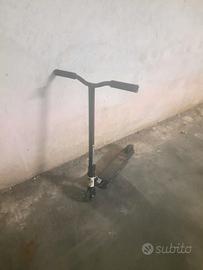 monopattino (no elettrico)