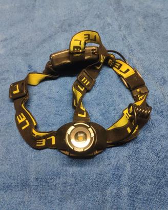 Potente lampada frontale a led con zoom