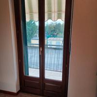 Porta finestra  in legno massello e doppi vetri