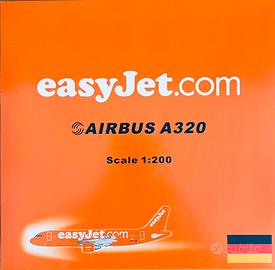 AIRBUS A320 EASY JET G-EZUI 1:200 JC WINGS