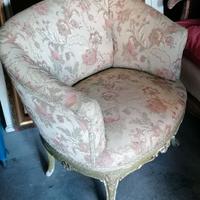 N. 2 poltroncine uguali