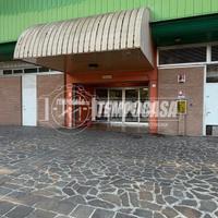 LOCALE COMMERCIALE C/O C.C.