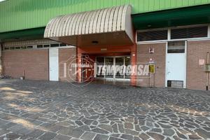 LOCALE COMMERCIALE C/O C.C. "SHOPPING STELLINA"