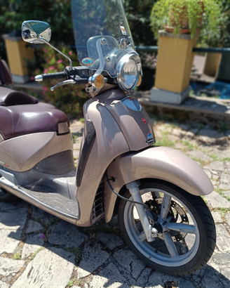 Scarabeo 150 cc