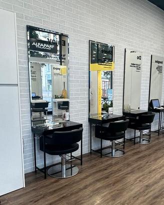 Arredo per parrucchieri pari al nuovo