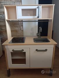 Cucina giocattolo Ikea e tavola da stiro 