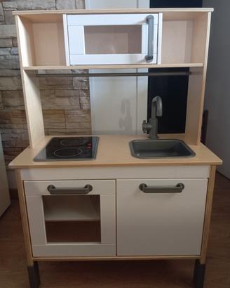 Cucina giocattolo Ikea e tavola da stiro 