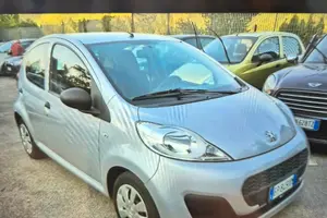 peugeot 107 tenuta in buonissimo  stato 