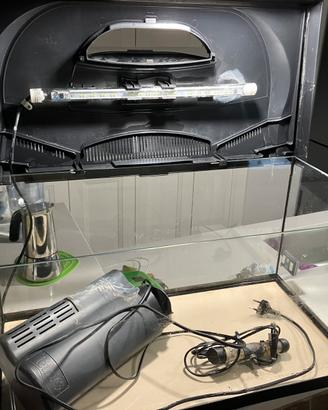 Acquario Tetra e filtro Fluval