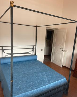 LETTO A BALDACCHINO RUGIANO (1993)
