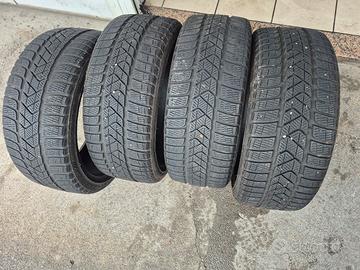 4 Gomme. 205 / 40 / R 17. M+S 