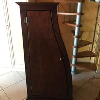 Mobile in legno lavorato