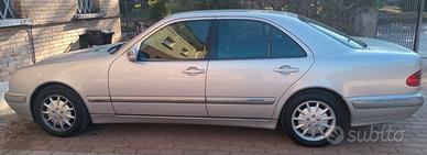 Mercedes W210