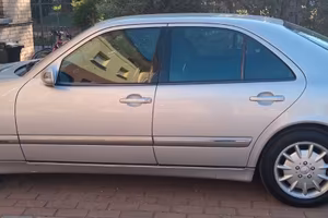 Mercedes W210