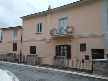 Appartamento di 144 m² con 5 locali a Pietravairan