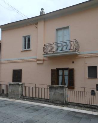 Appartamento di 144 m² con 5 locali a Pietravairan